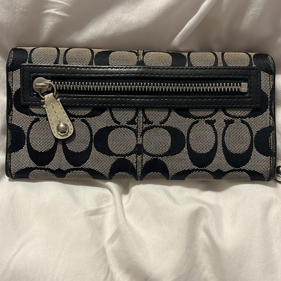 Coach Wallet - Picture 2 of 8